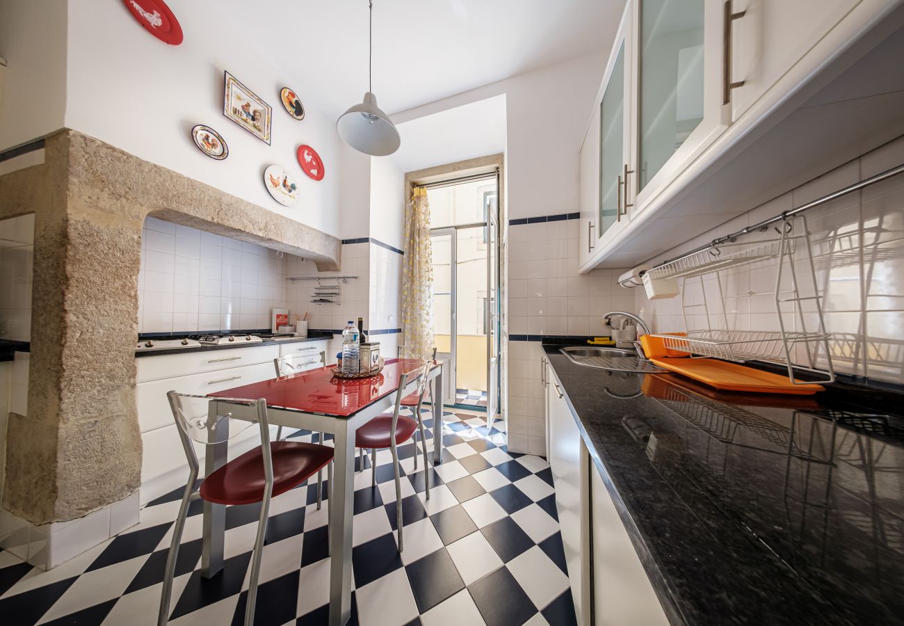 Apartment in Lisbon - Classic Family Friendly Central Apartment in Baixa