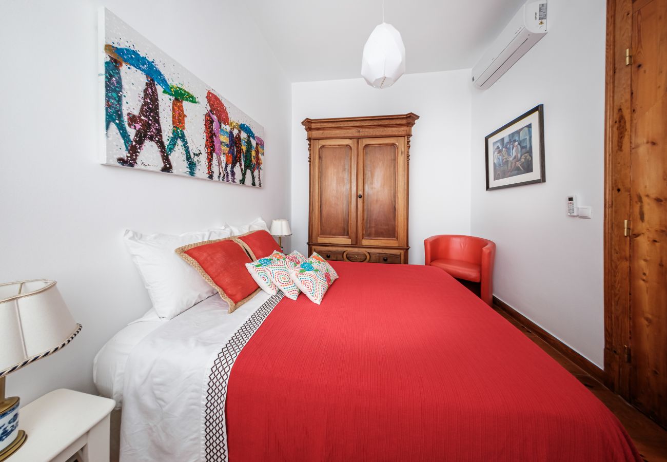 Apartment in Lisbon - Great Apartment in the Old Town VI