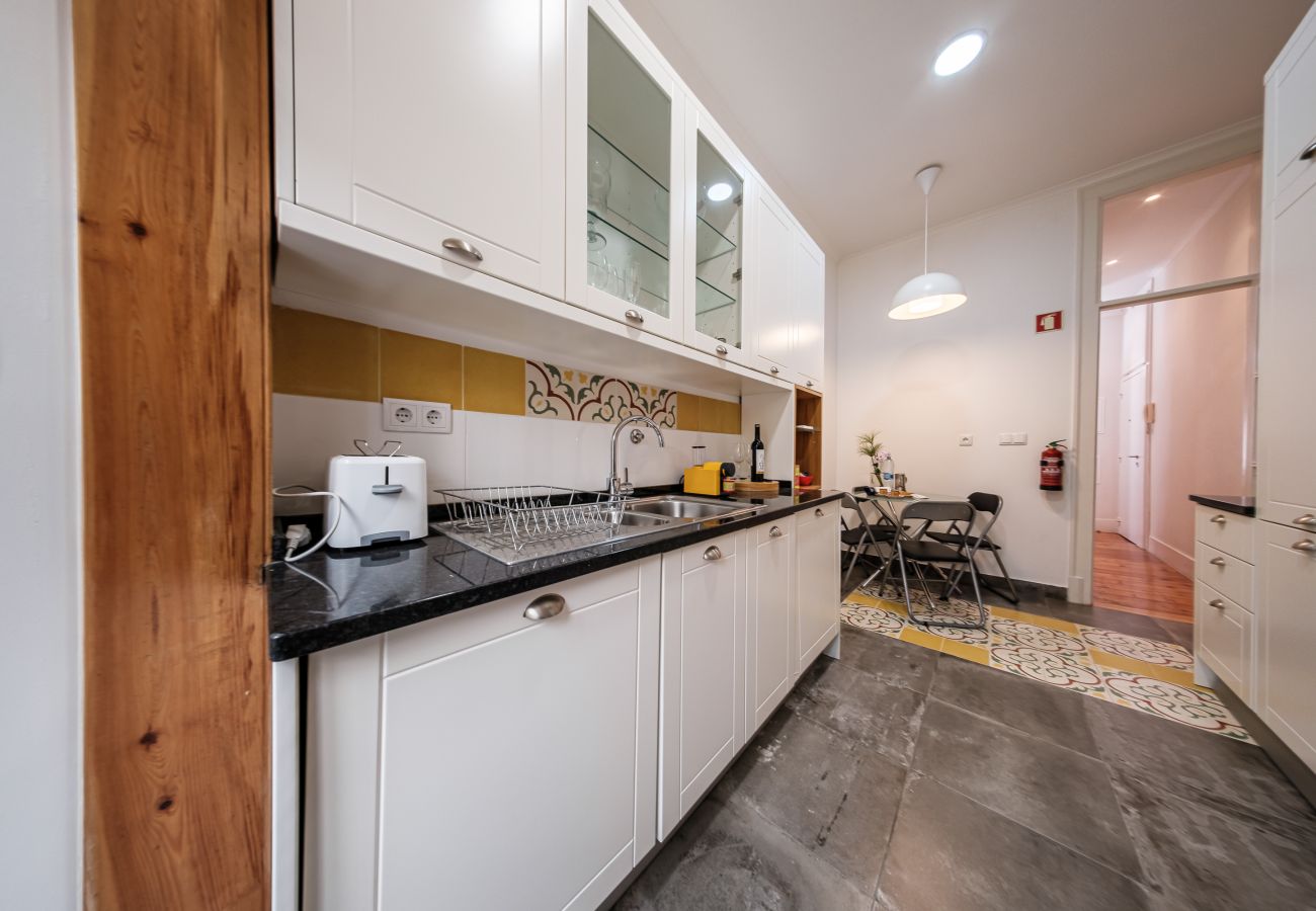 Apartment in Lisbon - Great Apartment in the Old Town VII