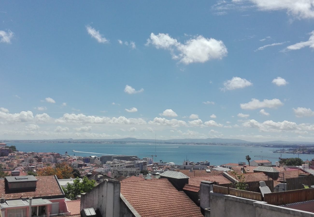 Apartment in Lisbon - Great Apartment with River & Town View 